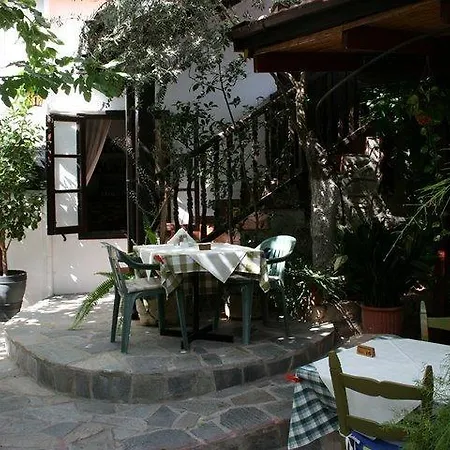 Locanda The Bunch Of Grapes 2*